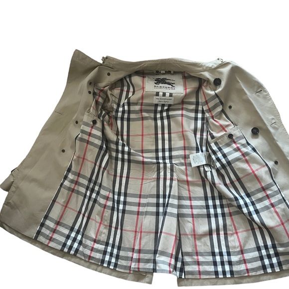 BURBERRY THE KENSINGTON SHORT TRENCH COAT MSRP $2,590 - Picture 5 of 14